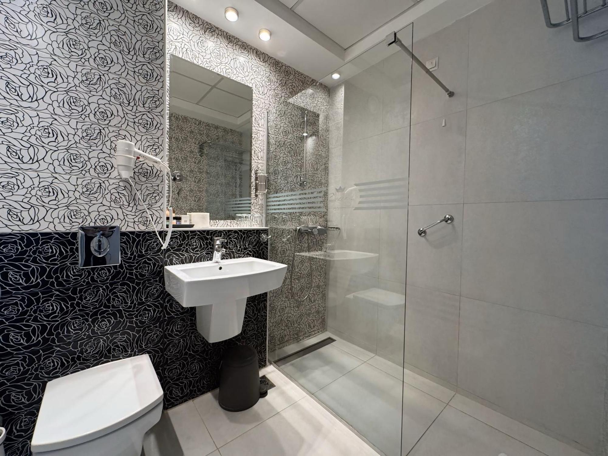 Queen's - Zebra Centre 4*