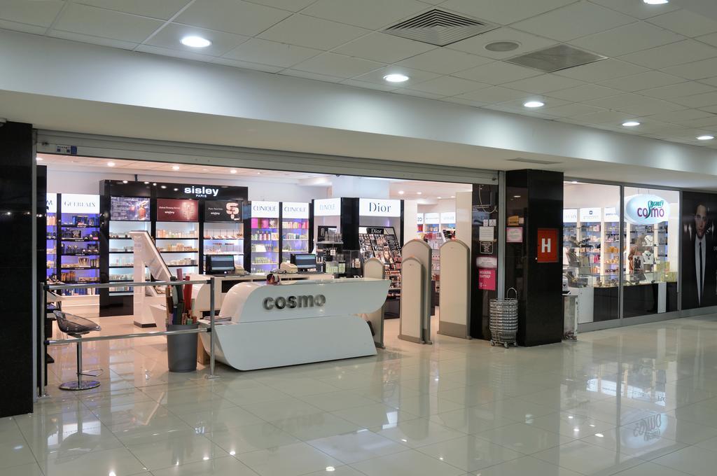 Queen's - Zebra Centre